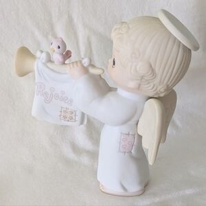 Rejoice O Earth figurine by Johnathan and David, EUC